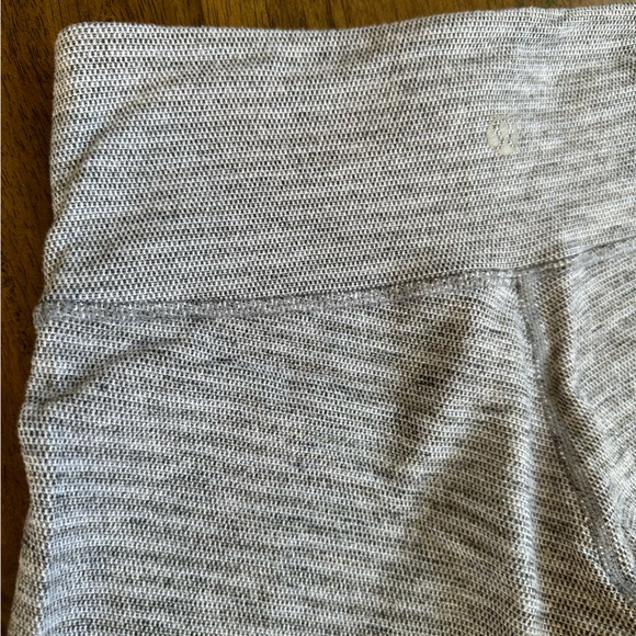 lululemon wunder under crop size 4 - Picture 3 of 3